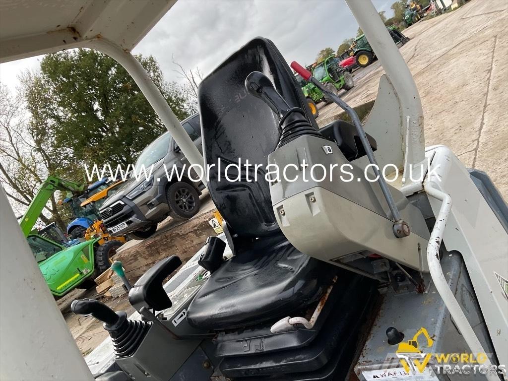 Takeuchi TB 228 Mini kotrók < 7t