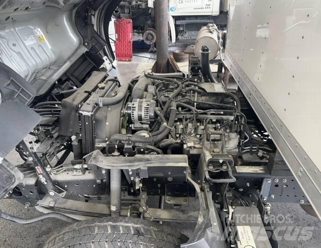 Isuzu NPR Dobozos teherautók