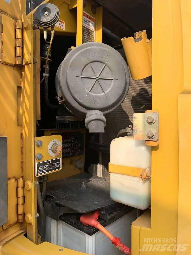CAT 313 C Lánctalpas kotrók