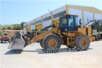 CAT 930 H Gumikerekes homlokrakodók