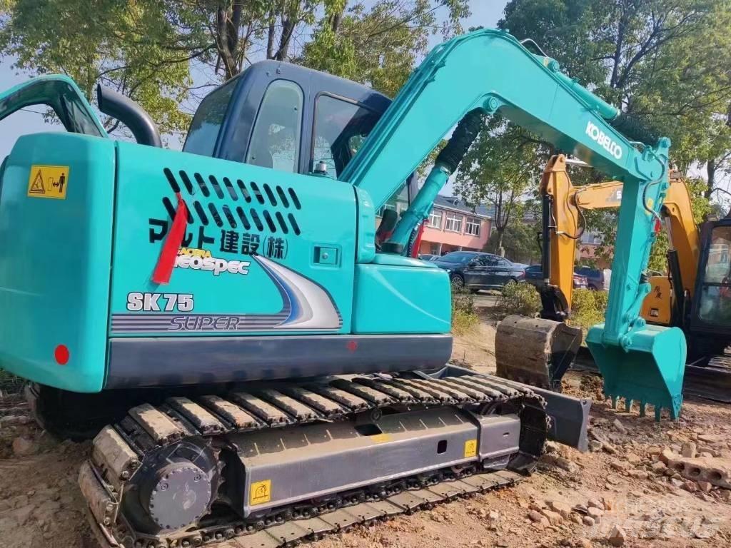 Kobelco SK 75 Közepes (midi) kotrók 7 t - 12 t