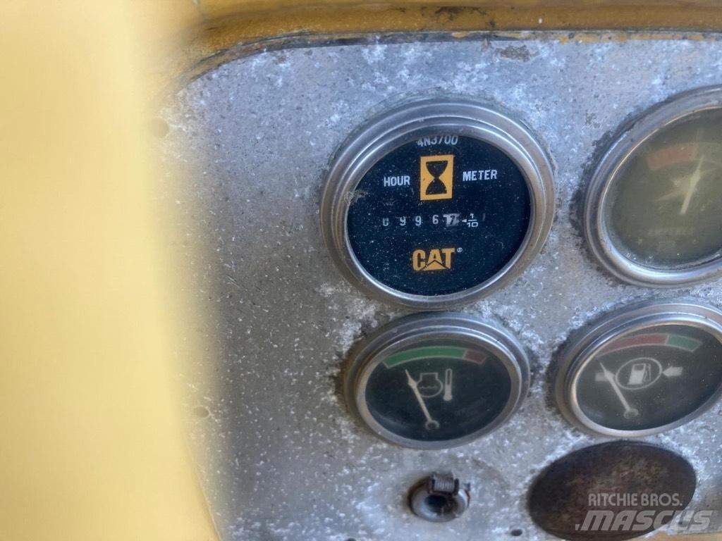 CAT D 9 H lánctalpas dózerek