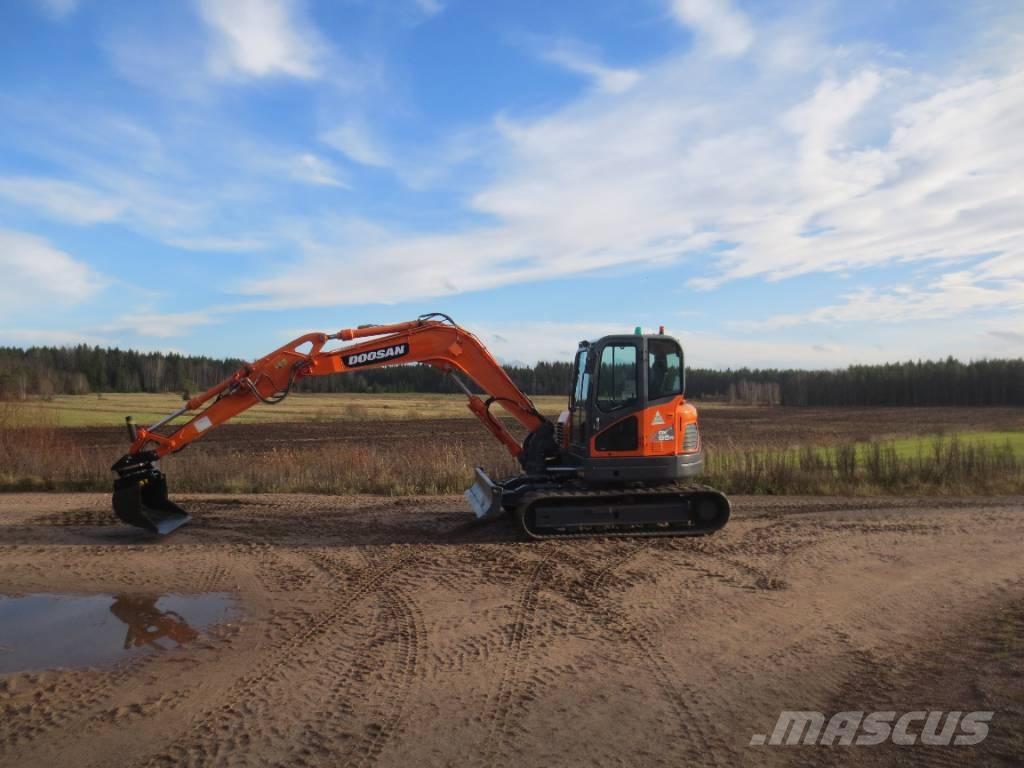 Doosan DX 85 R Közepes (midi) kotrók 7 t - 12 t