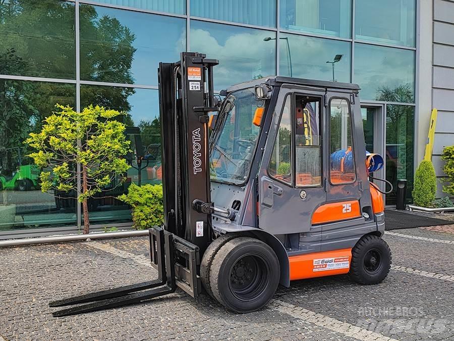 Toyota 6FG25 Gázüzemű targoncák