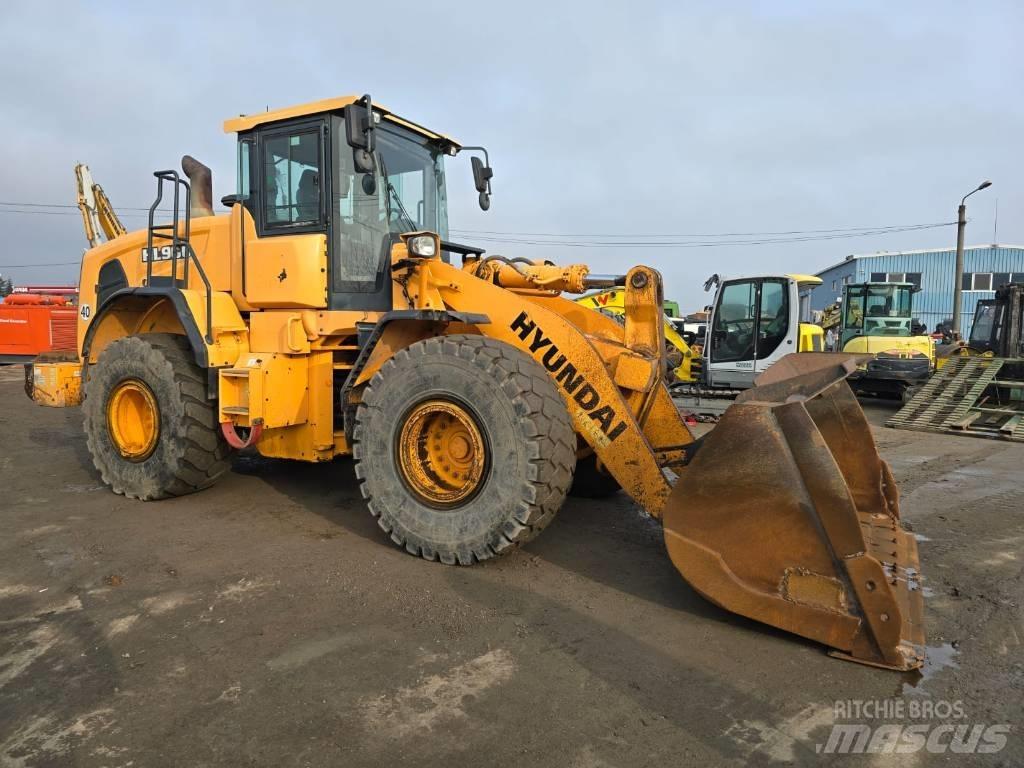 Hyundai HL 960 Gumikerekes homlokrakodók