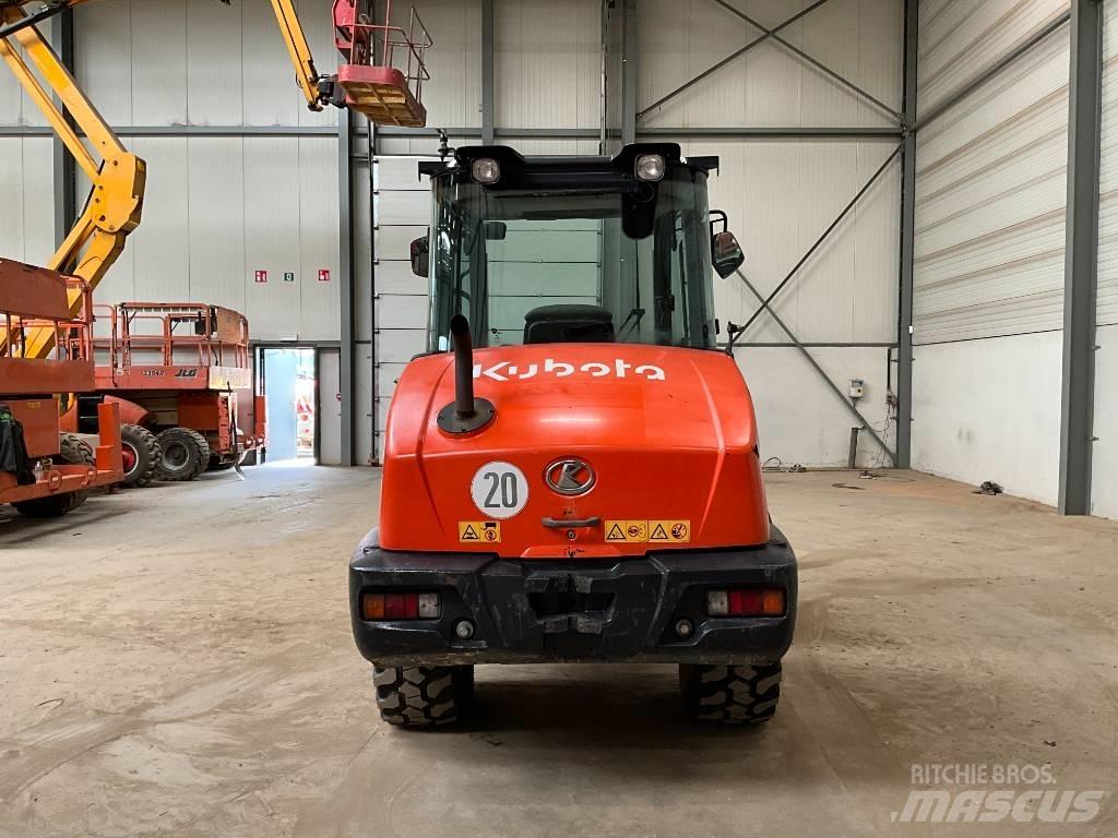 Kubota R 065 Gumikerekes homlokrakodók