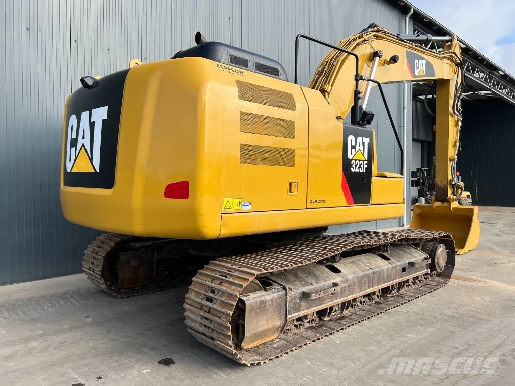CAT 323F L Lánctalpas kotrók
