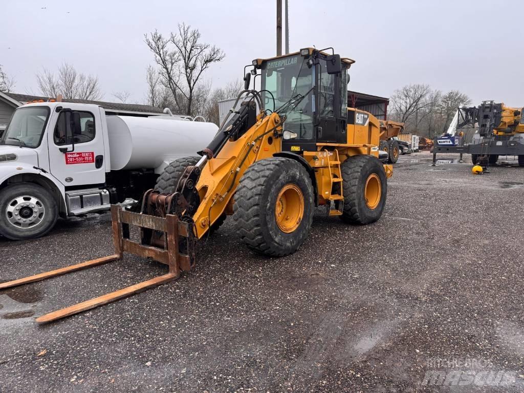 CAT 924 H Gumikerekes homlokrakodók