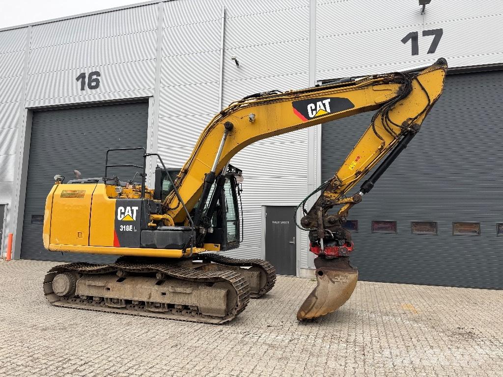 CAT 318 E L Lánctalpas kotrók
