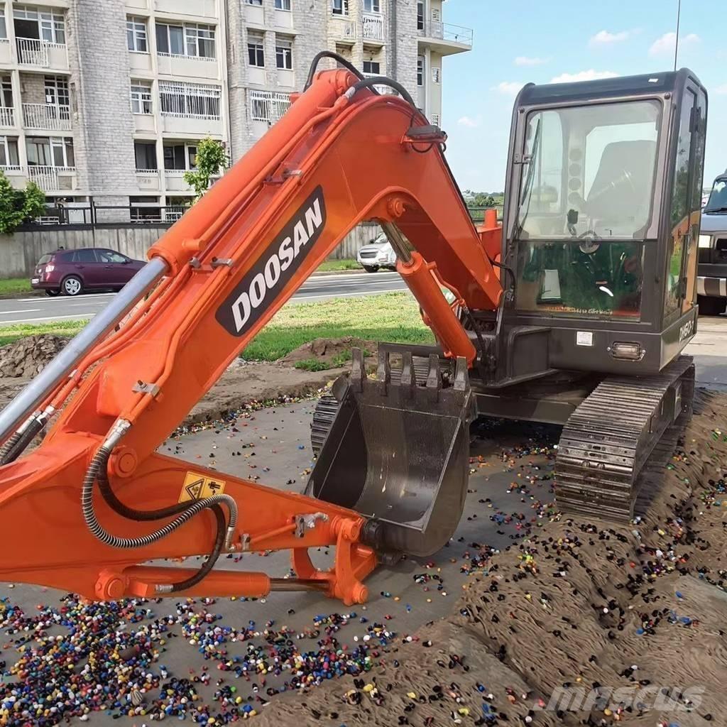 Doosan DH 60 Mini kotrók < 7t