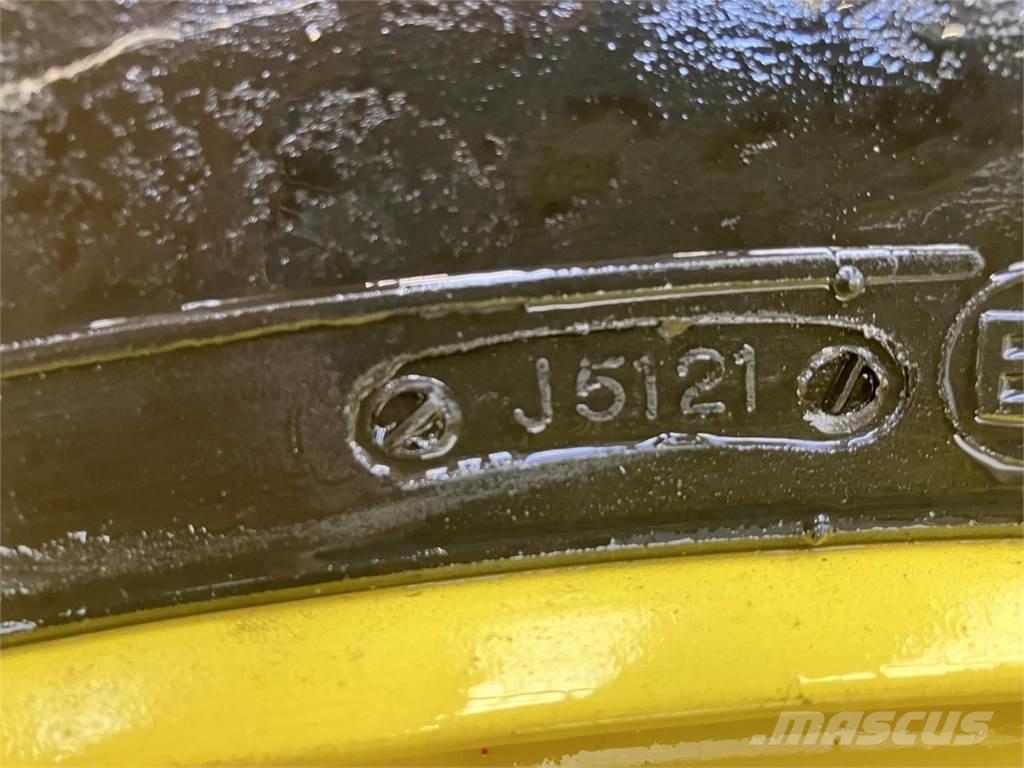 BKT 520/85R38 Gumiabroncsok, kerekek és felnik