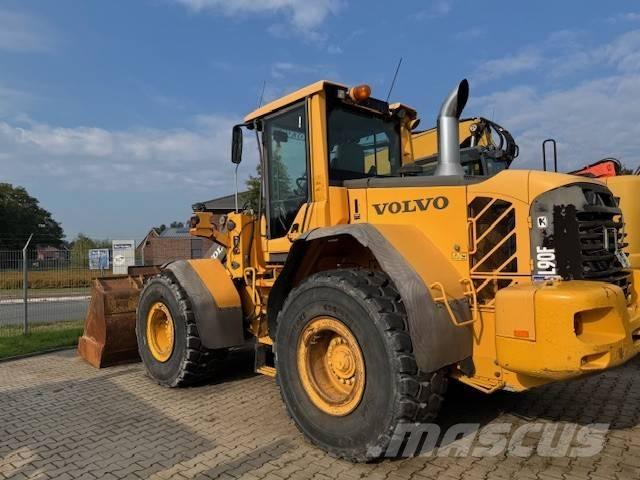 Volvo L 90 F Gumikerekes homlokrakodók
