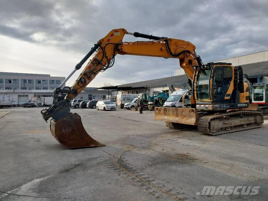 Hyundai HX 235 LCR Lánctalpas kotrók