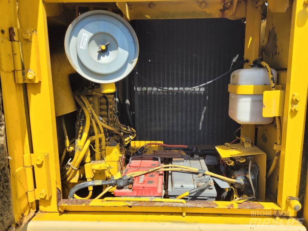 Komatsu PW160 ES-6K Gumikerekes kotrók