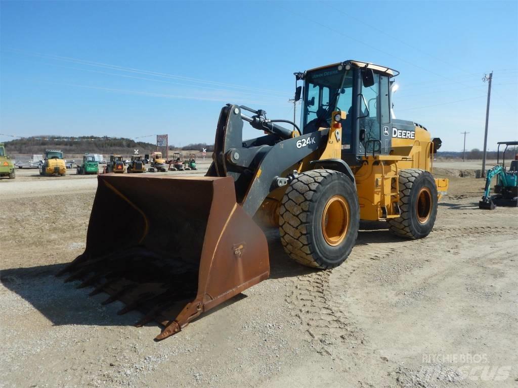 John Deere 624K Gumikerekes homlokrakodók