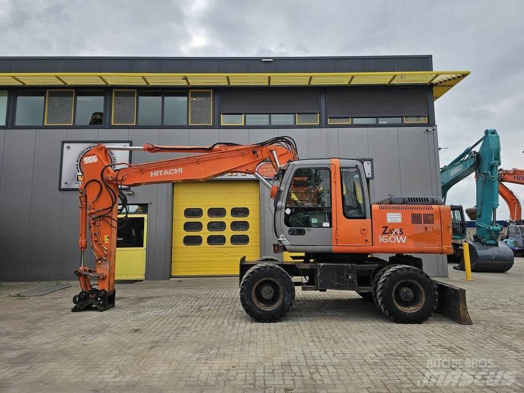 Hitachi ZX160W Gumikerekes kotrók