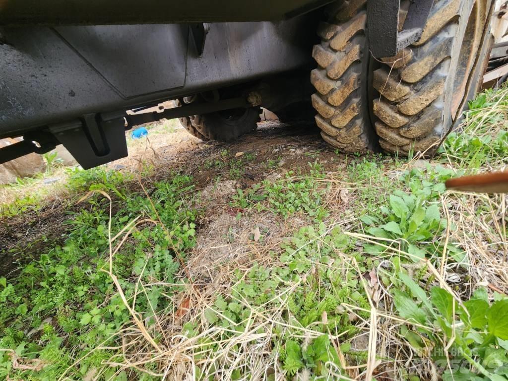 Hyundai ROBEX 2000W Gumikerekes kotrók