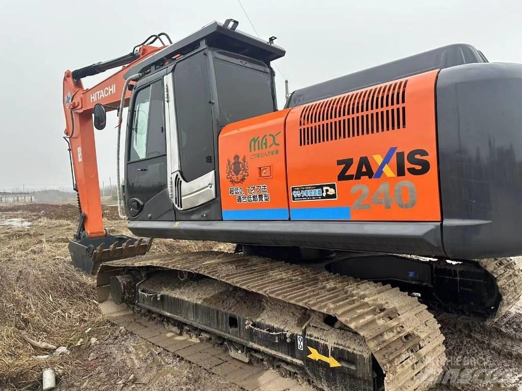 Hitachi ZX 240 Lánctalpas kotrók