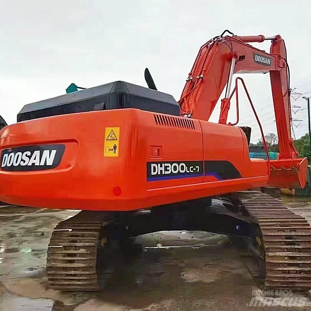 Doosan 300 Lánctalpas kotrók