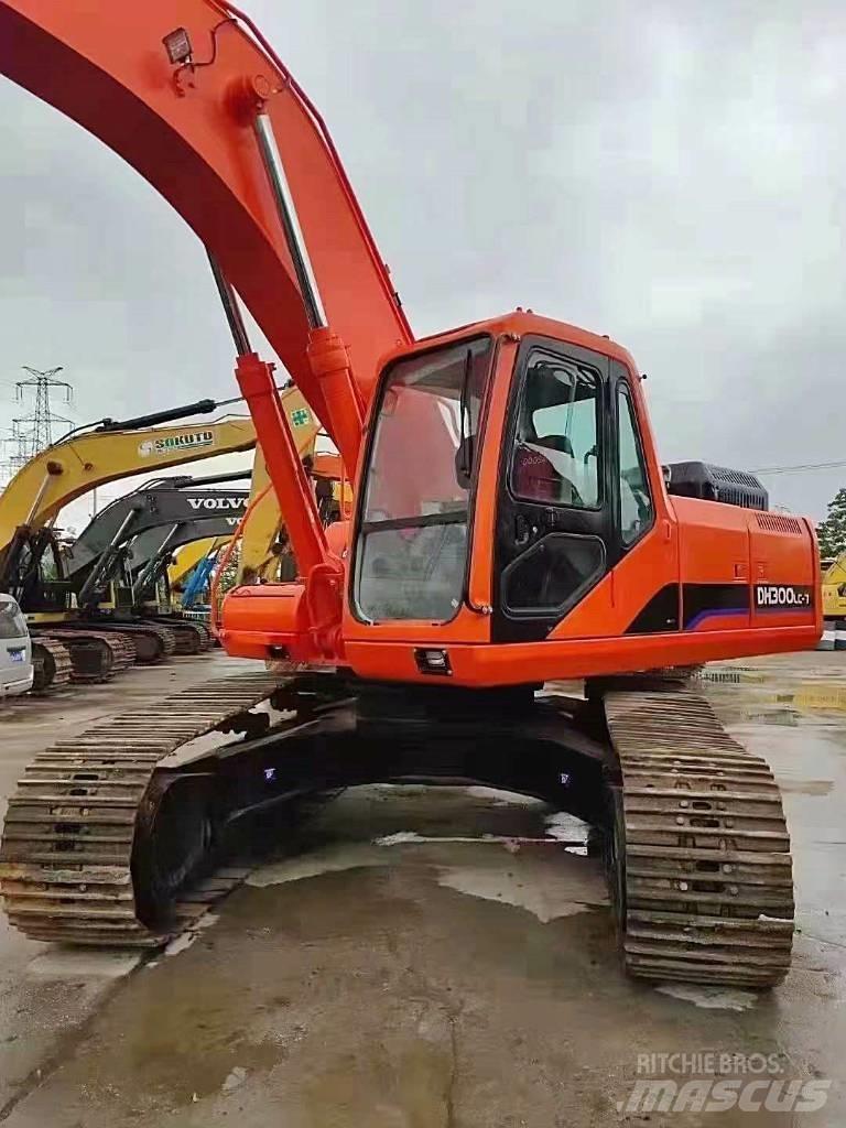 Doosan 300 Lánctalpas kotrók