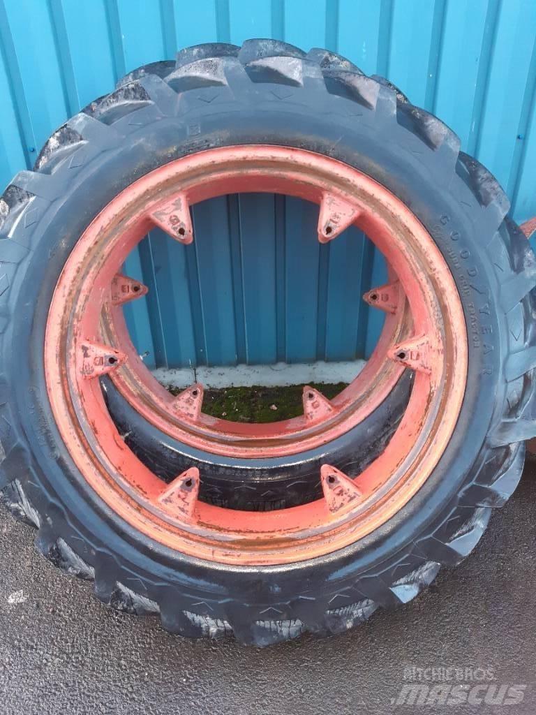 Goodyear 12.4-36 Gumiabroncsok, kerekek és felnik