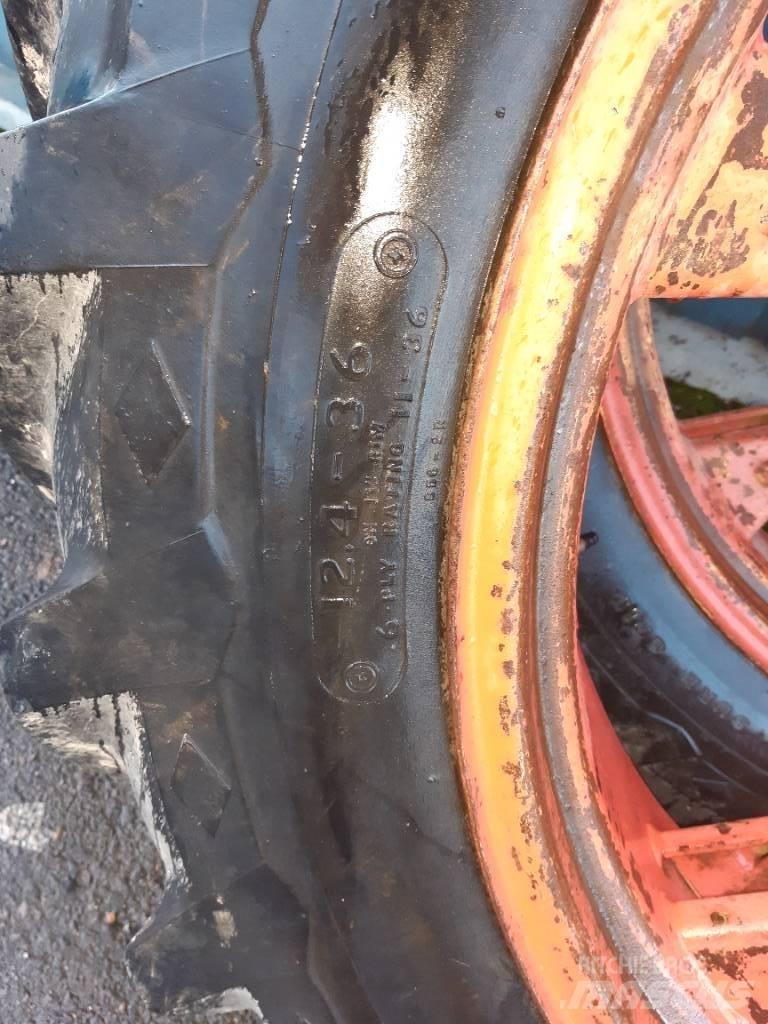 Goodyear 12.4-36 Gumiabroncsok, kerekek és felnik