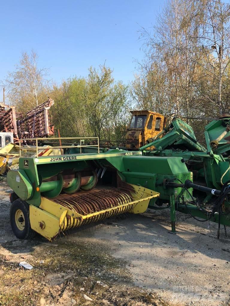 John Deere 459 Szögletes bálázók
