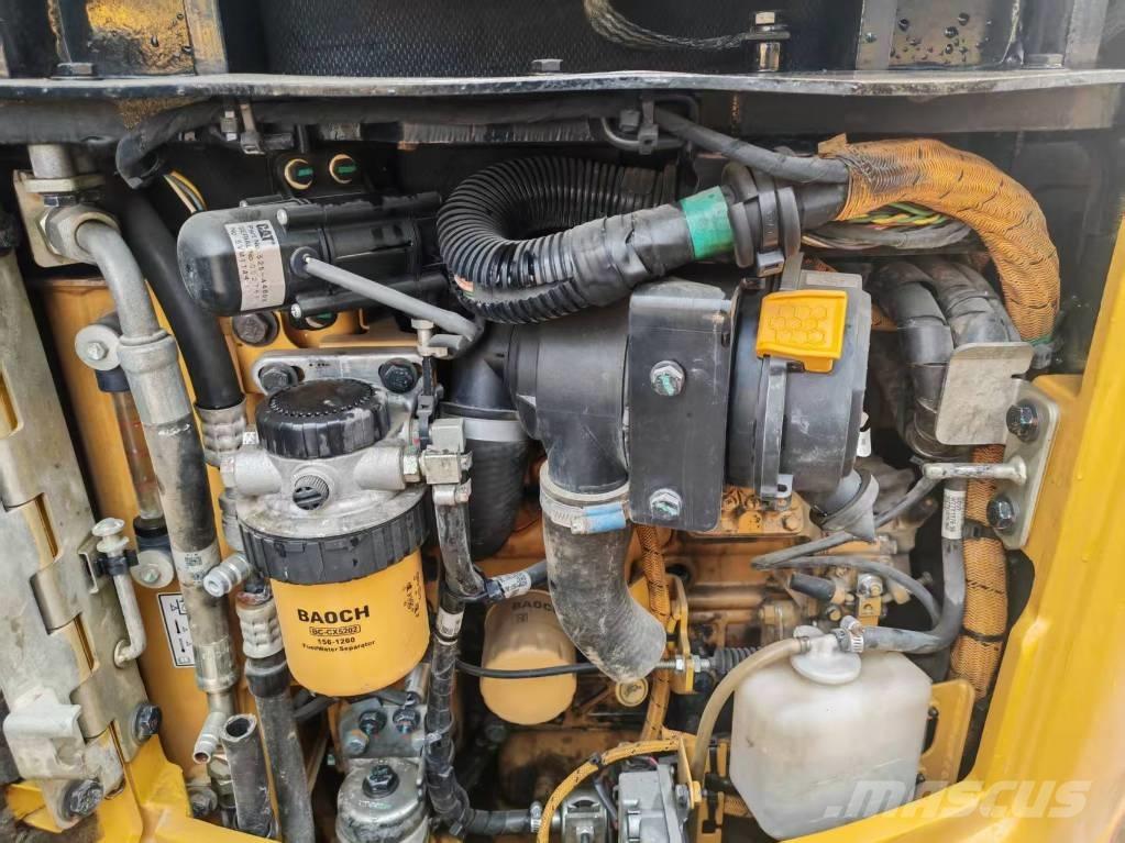 CAT 302 CR Mini kotrók < 7t
