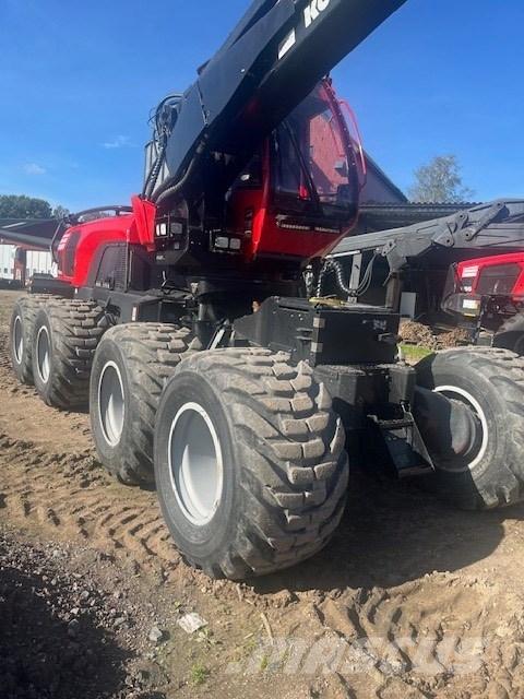 Komatsu 931 XC Betakarítók