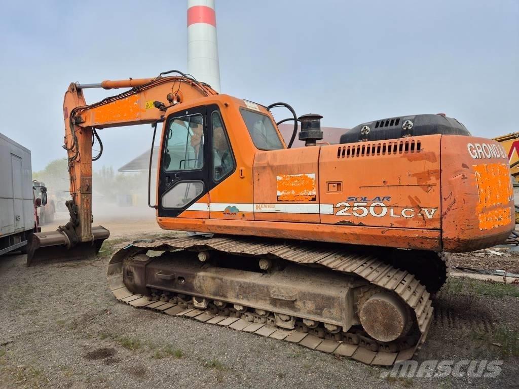 Daewoo S250 Lánctalpas kotrók