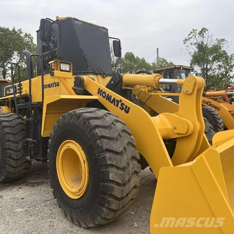 Komatsu WA 380 Gumikerekes homlokrakodók