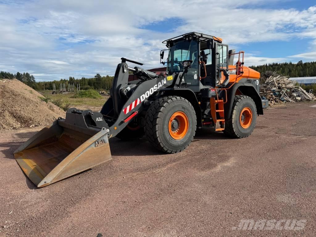 Develon DL 380-7 Gumikerekes homlokrakodók