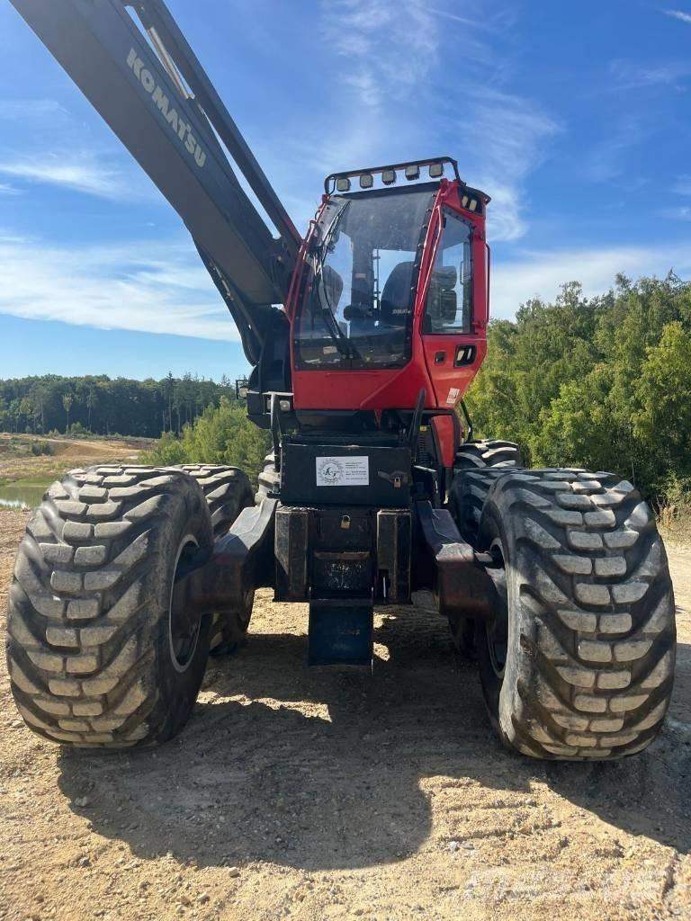 Komatsu 951 Betakarítók