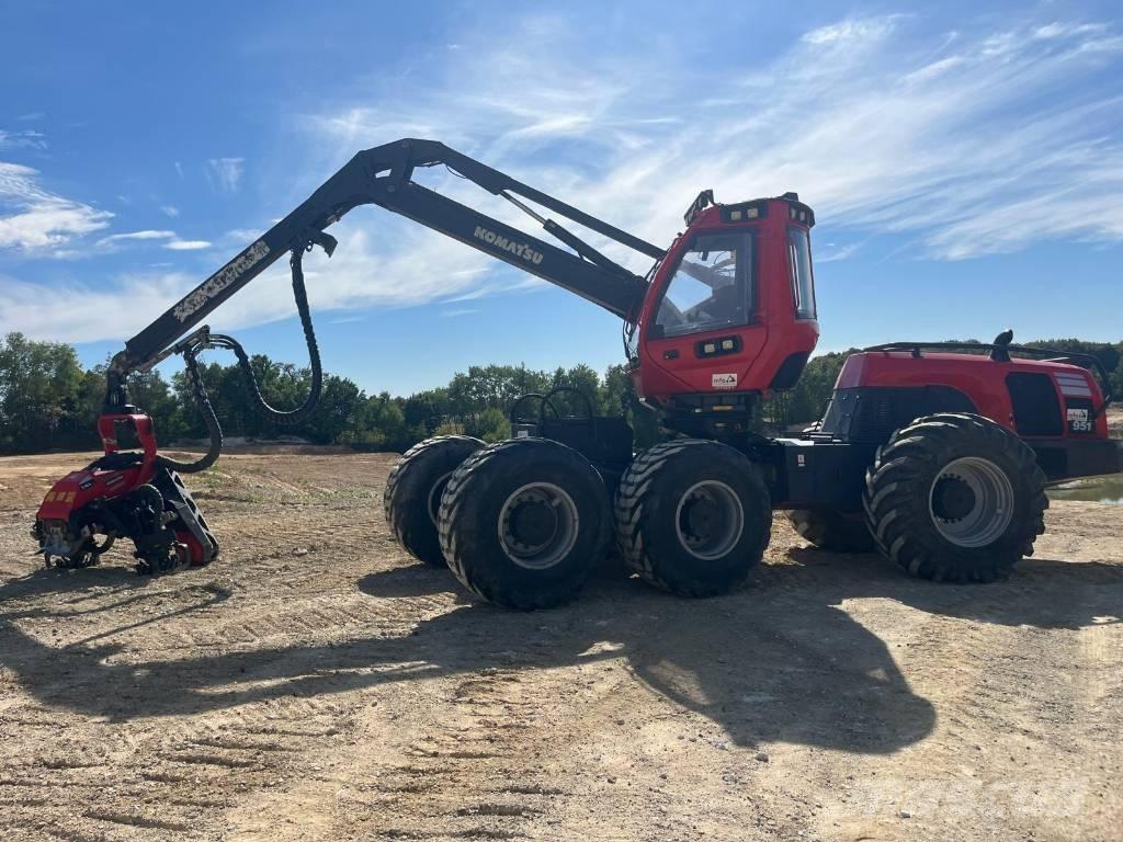 Komatsu 951 Betakarítók