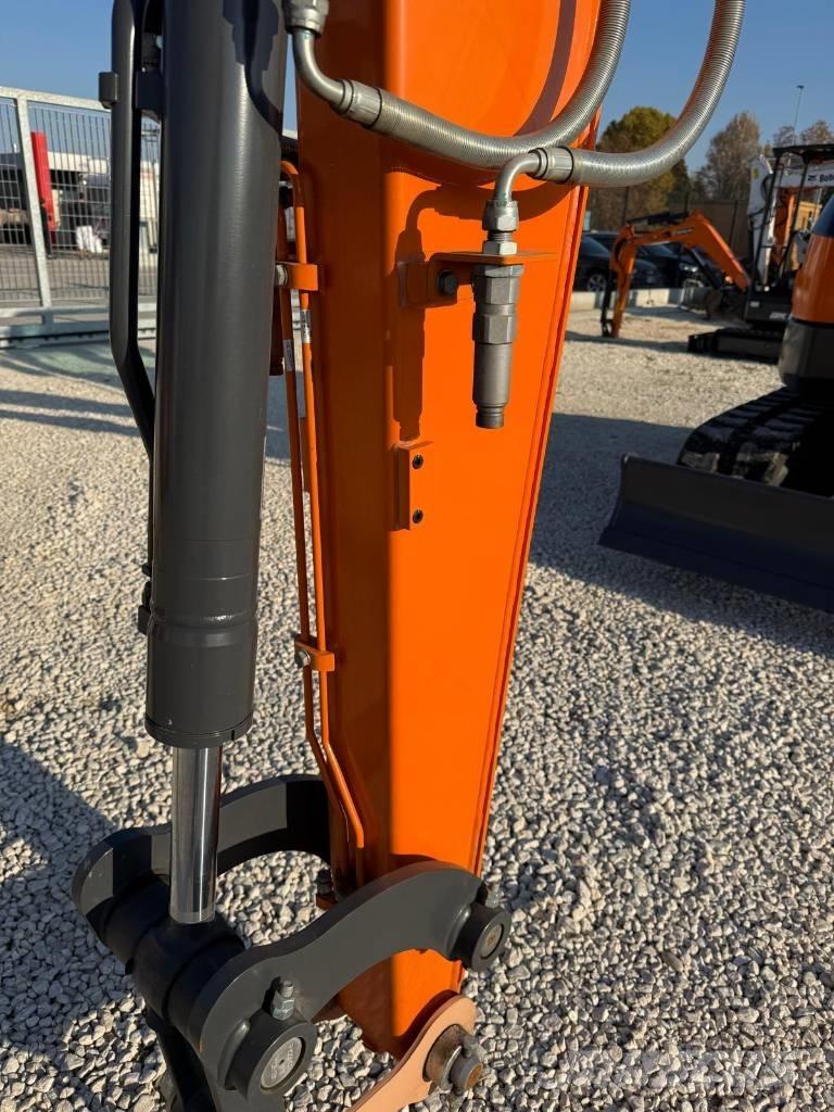 Develon DX 55 R-7 Lánctalpas kotrók