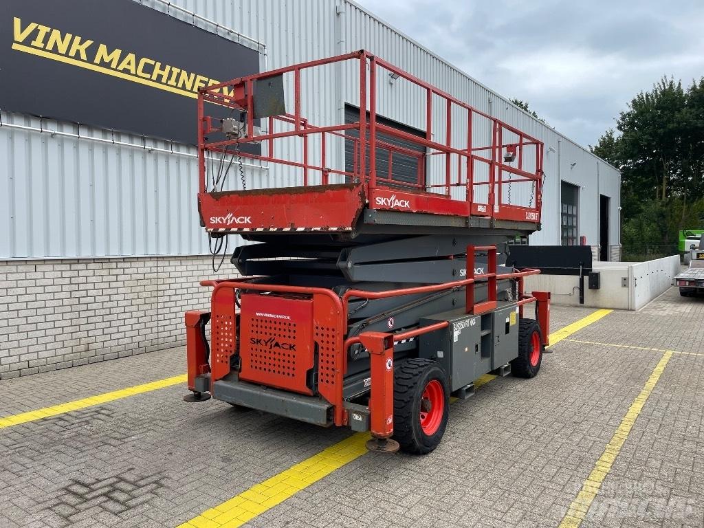 SkyJack SJ 9250 RT Ollós emelők