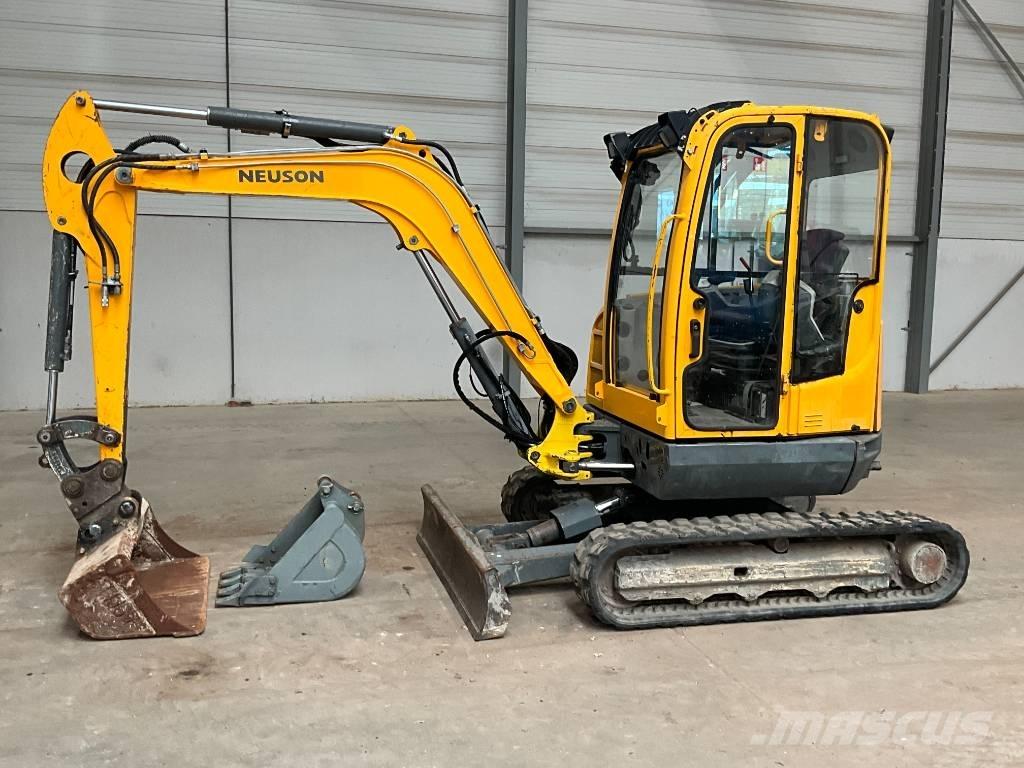Neuson EZ 38 Mini kotrók < 7t