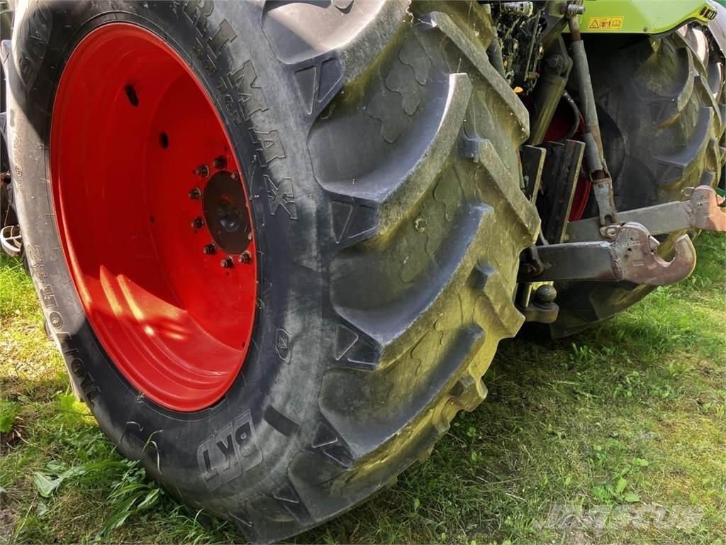 CLAAS Axion 850 Traktorok