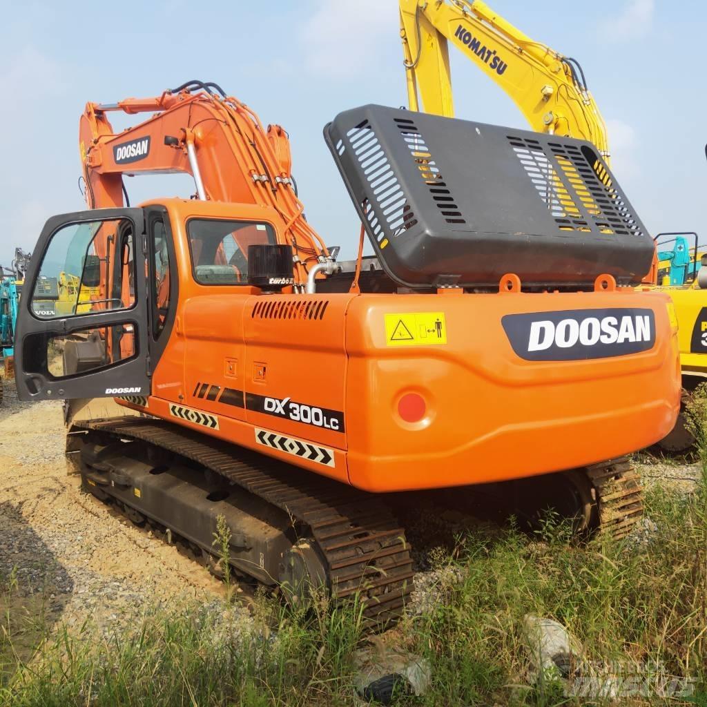 Doosan DX 300 LC Lánctalpas kotrók