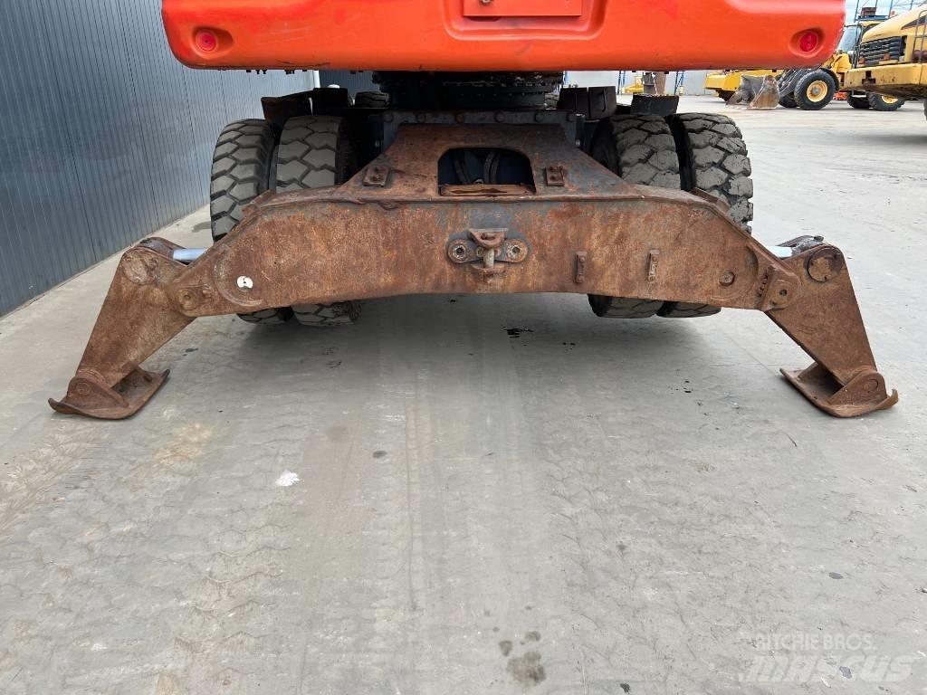 Doosan DX210W Gumikerekes kotrók
