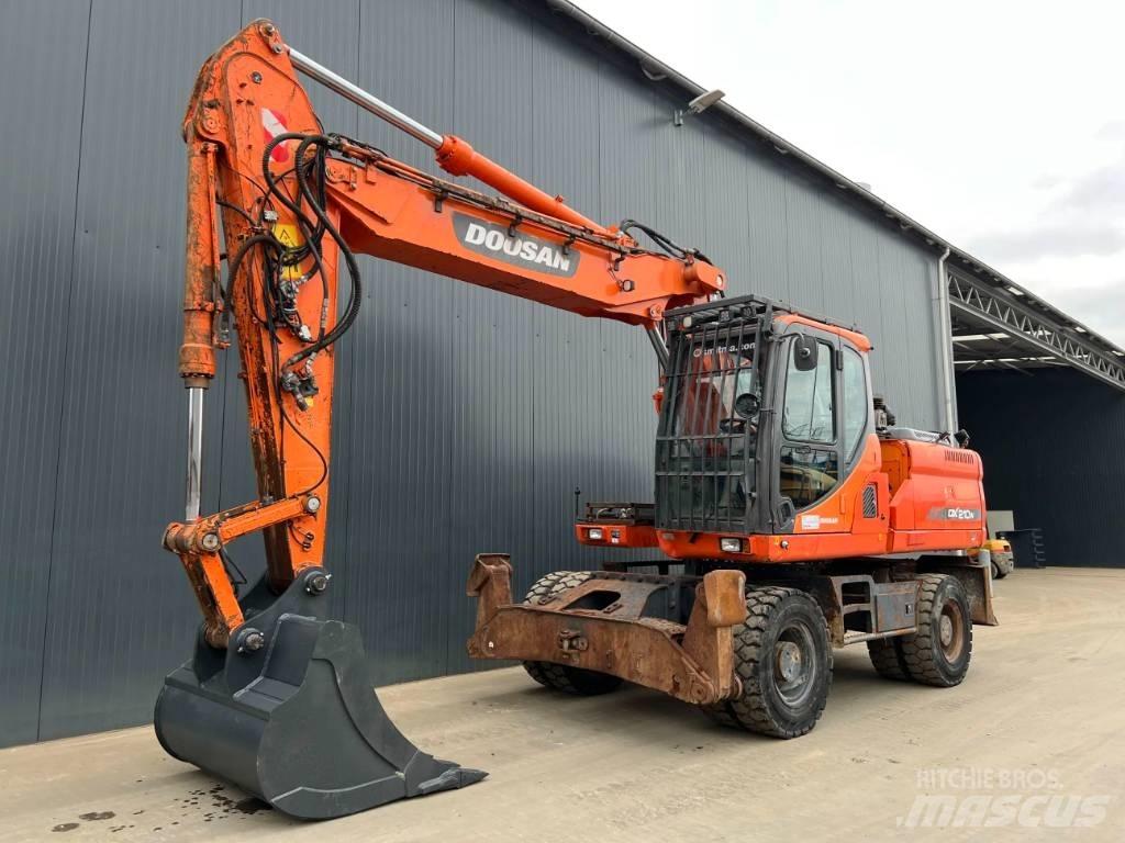 Doosan DX210W Gumikerekes kotrók