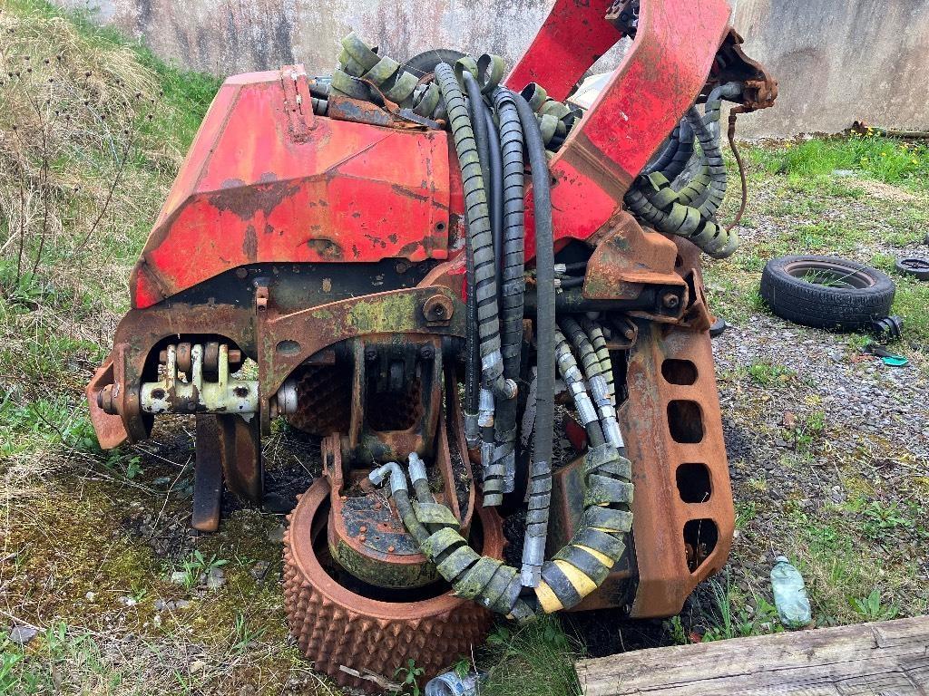 Komatsu 370.2 Betakarító fejek