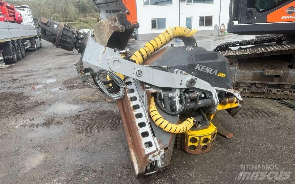 Doosan DX 235 Fakitermelő-kihordók