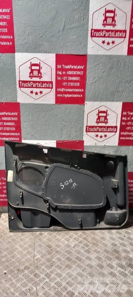 Scania R 440    2123230 Vezetőfülke és belső tartozékok
