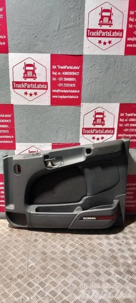 Scania R 440    2123230 Vezetőfülke és belső tartozékok