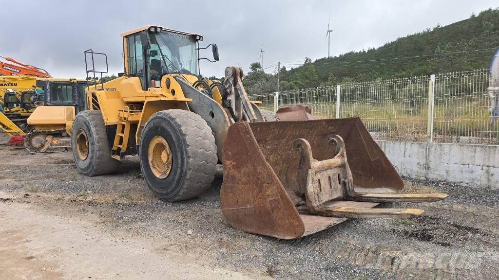Volvo L 220 F Gumikerekes homlokrakodók