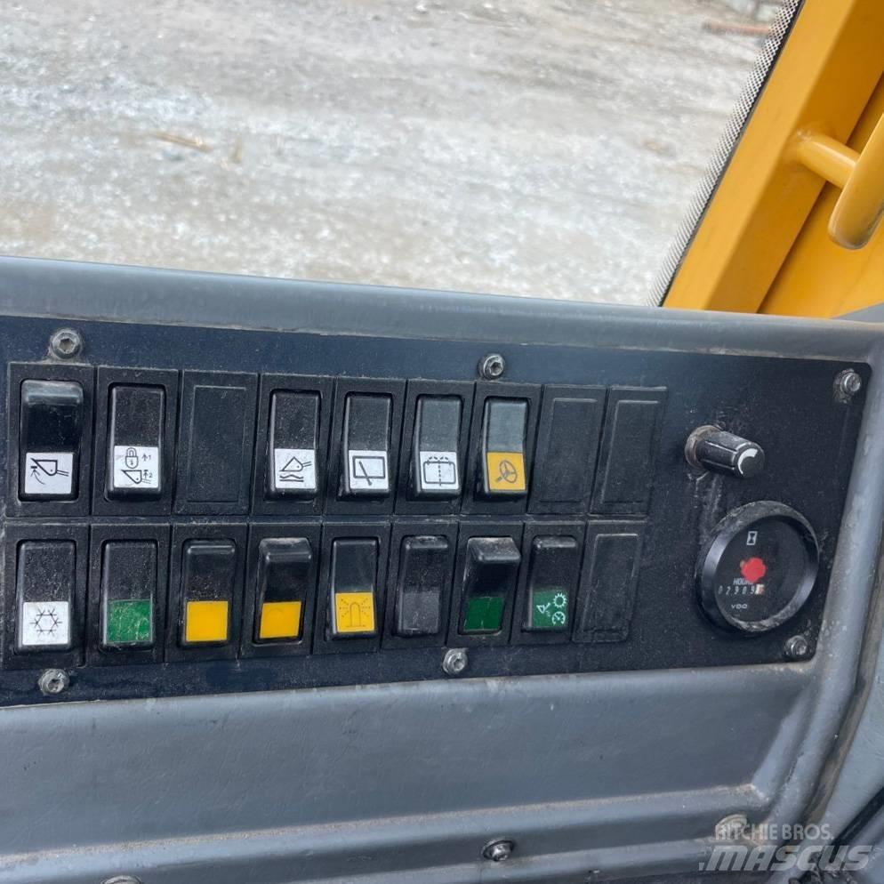 Volvo L 90 E Gumikerekes homlokrakodók