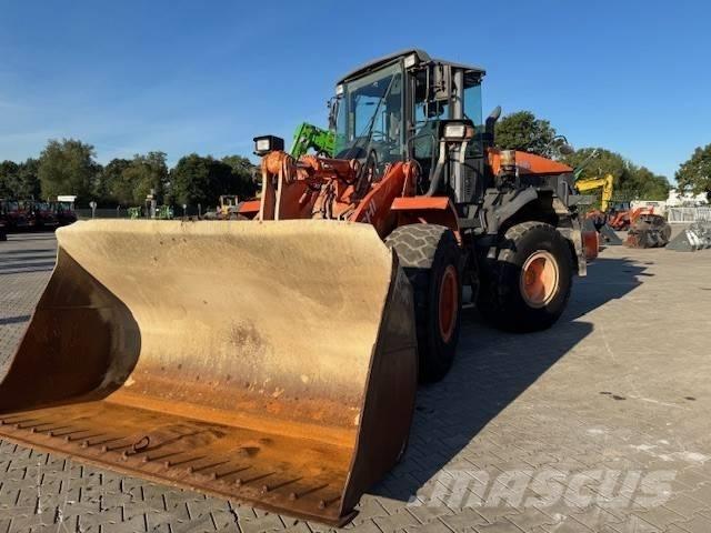 Hitachi ZW 180 Gumikerekes homlokrakodók