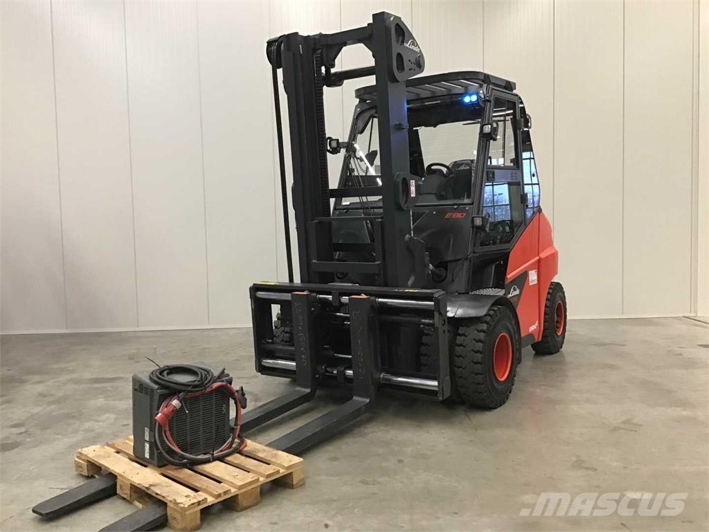 Linde E80 Elektromos targoncák