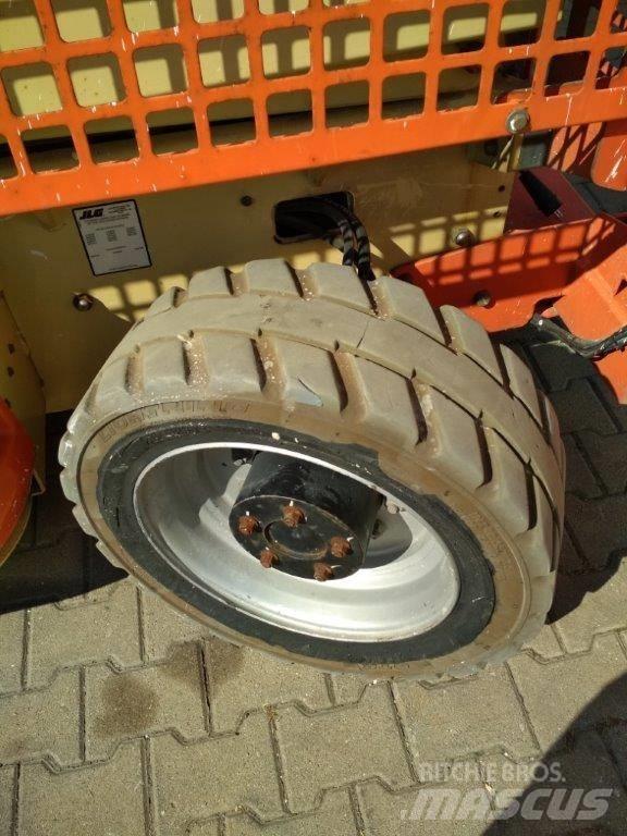 JLG M 4069 Ollós emelők
